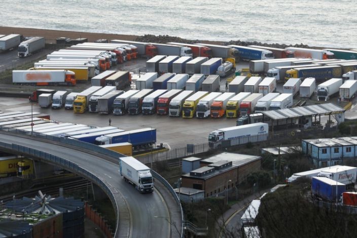Transport Engeland : Havens in Dover rustig op oudejaarsdag , lees het artikel van Bloomberg